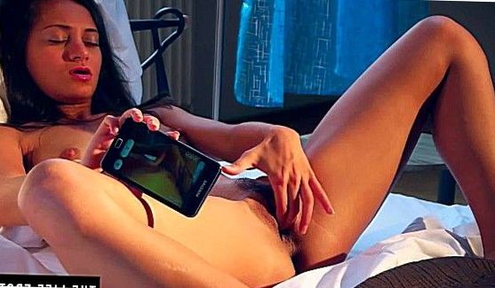 Lily Ivy работает пальчиками, порно видео