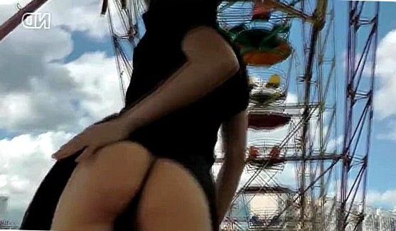 молоденькую (18 лет) трахает и снимает на видео, порно видео